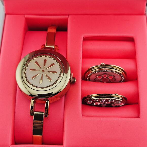 Issac Mizrahi Live Gold Tone Interchangeable Bracelet Watch Hidden Flip Dial - Picture 2 of 8